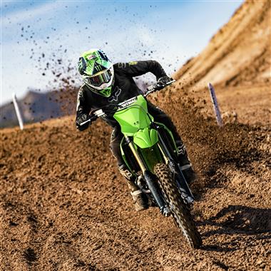 Detailverbesserungen verfeinern die KX450 für 2021